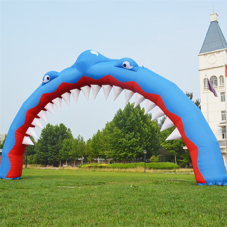阳原鲨鱼广告拱门